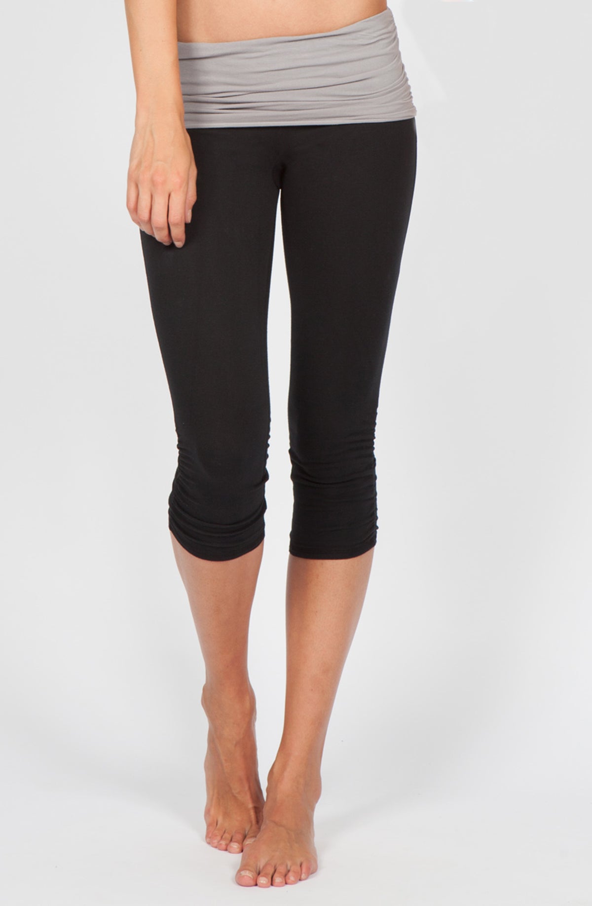 Ahimsa Capri~ Black/Gray